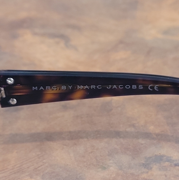 MARC BY MARC JACOBS Aviator Q4G, Brown Gradient Lenses, Case Included - Picture 12 of 16